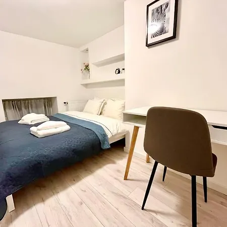 Cozy 2 Bedrooms At Center